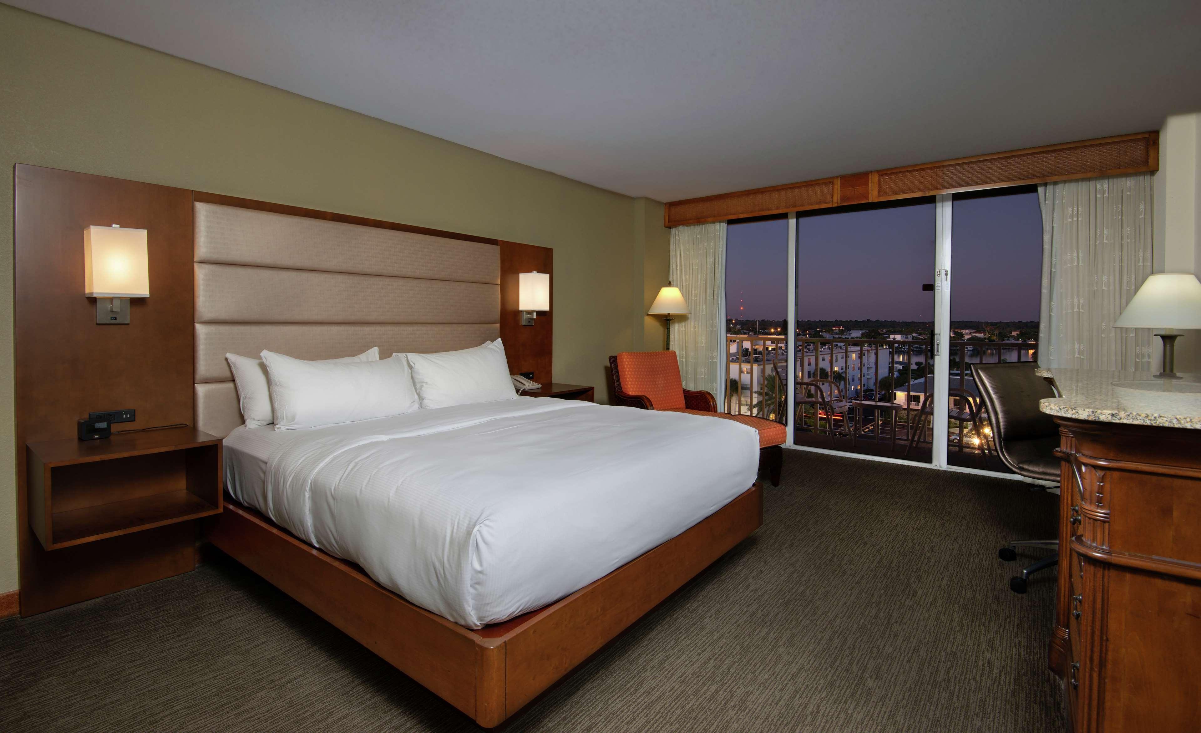 Doubletree Beach Resort By Hilton Tampa Bay - North Redington Beach St. Pete Beach Exteriör bild
