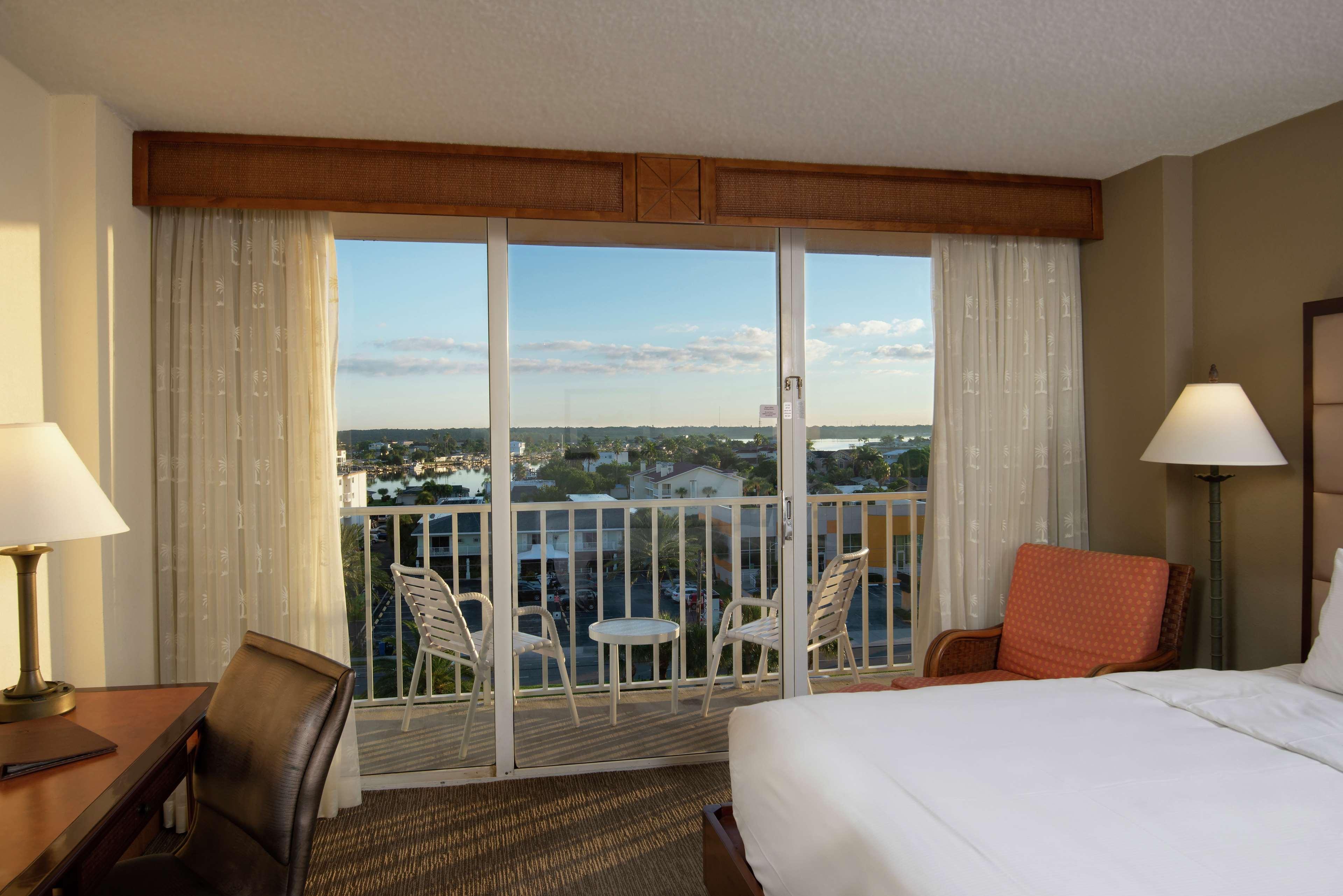 Doubletree Beach Resort By Hilton Tampa Bay - North Redington Beach St. Pete Beach Exteriör bild