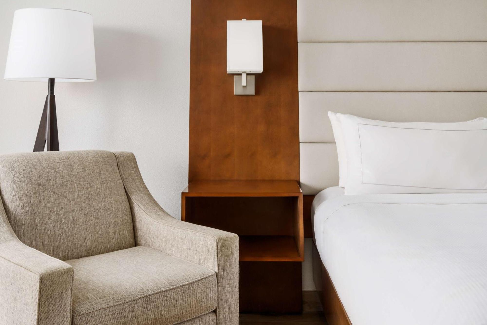 Doubletree Beach Resort By Hilton Tampa Bay - North Redington Beach St. Pete Beach Exteriör bild
